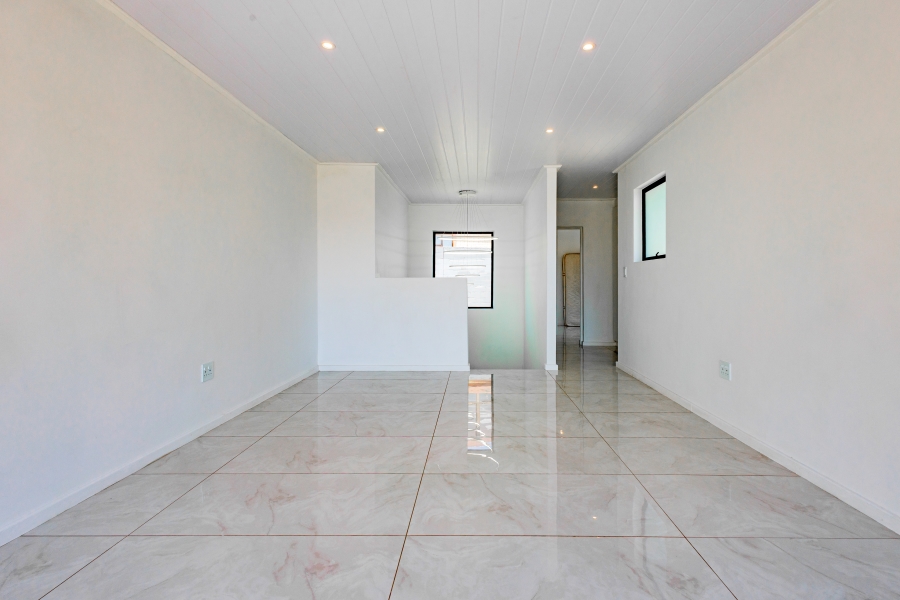 4 Bedroom Property for Sale in Oude Westhof Western Cape